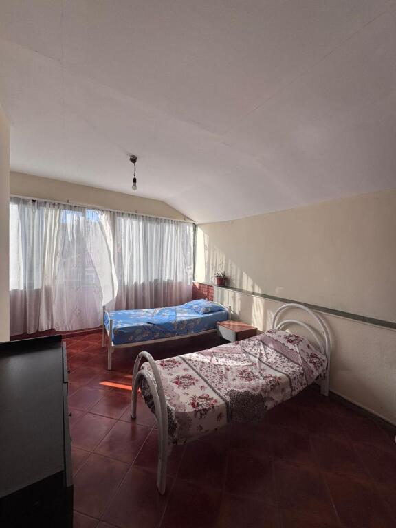 House 2+1 (Duplex) for rent, 4- Deshmoret street, 2 minutes from Partizani high school, 400 thousand leke  