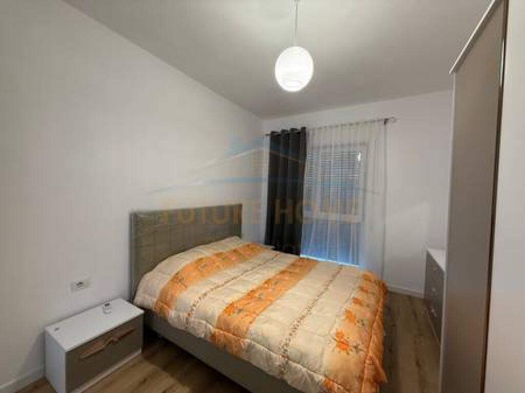 Qera, Apartament 2+1+Post Parkimi, Shkolla e Kuqe, Tirane