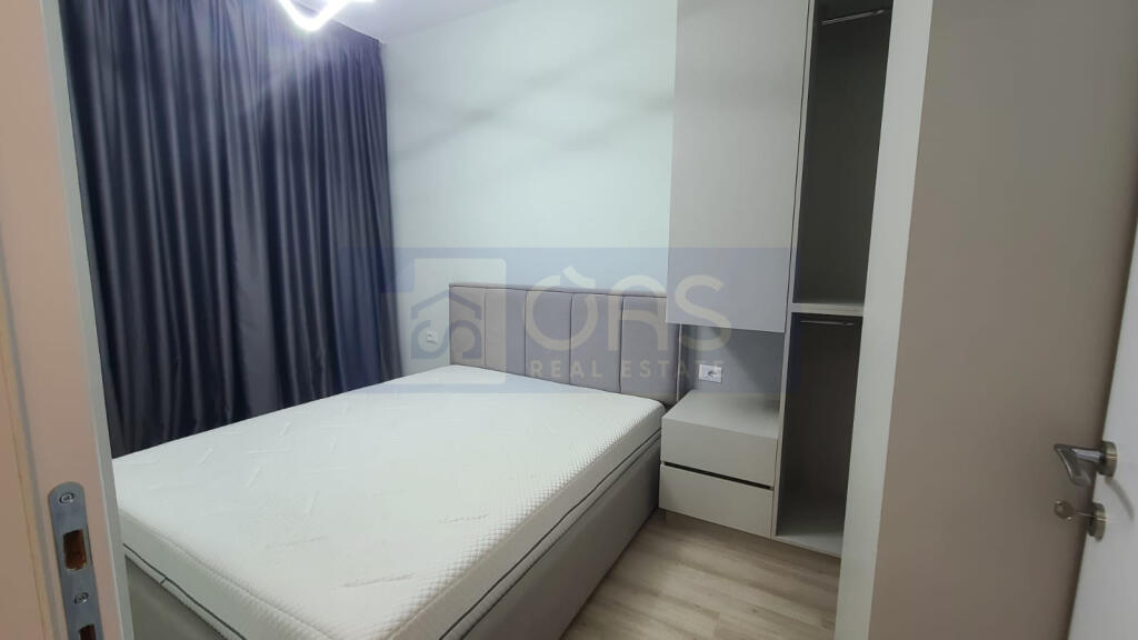 Jepet apartament me qera 1+1+Parkim tek rruga Riza Cerova ( rruga e Dibres)

