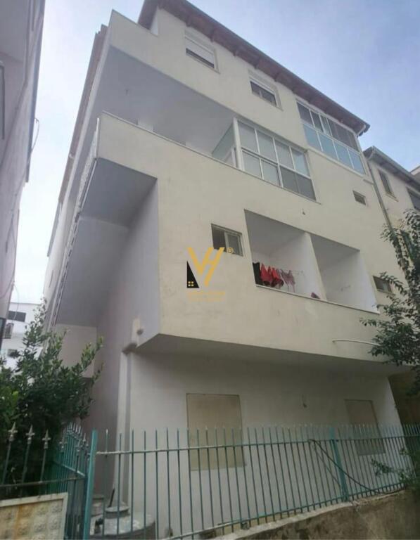 VENDESI 4 PIANI IN VENDITA A 5 MAJI 59.500.000 LEKE