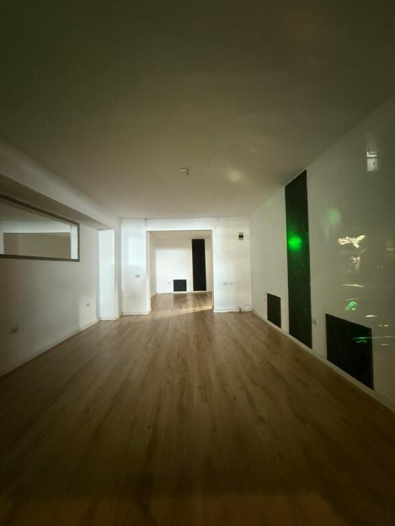 SHOP FOR RENT 50M2 DINAMO STADIUM 700 EURO