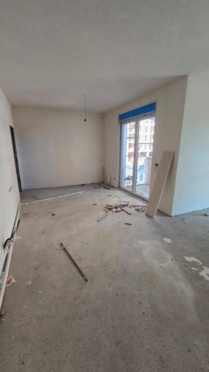Bulevardi Ri Shitet Apartament 2+1+2 Plus Post Parkimi