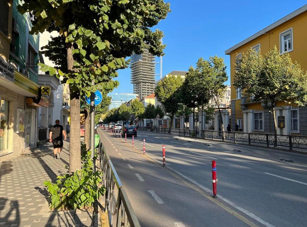 Negozio in vendita in via Durresit