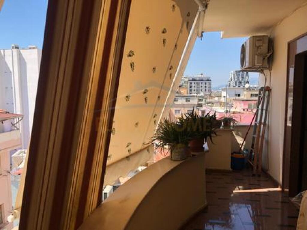 Qera, Apartament 2+1, Bulevardi Zogu i Pare, Tirane.