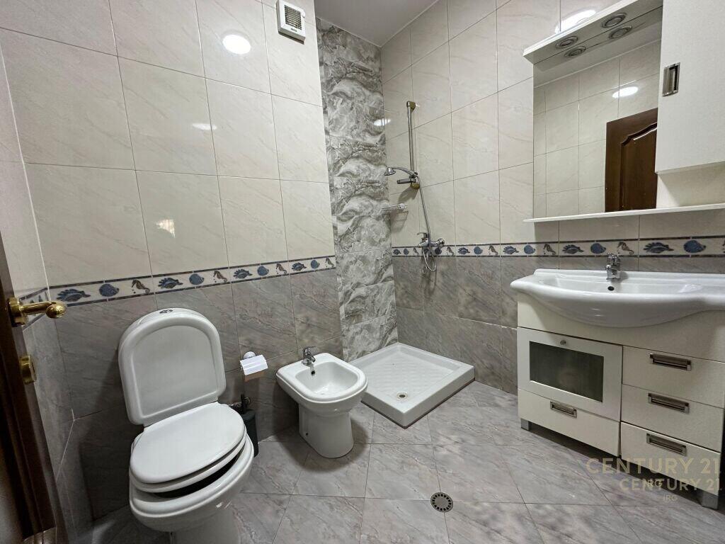 Jepet me qira apartament unik 3+1+2+1, Lavanteri – Bulevardi “Zogu i Parë”