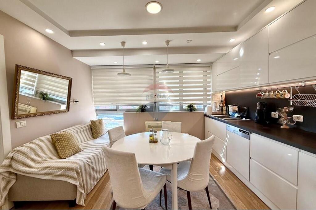Apartment for sale, 3+1 at Kavaja Street !