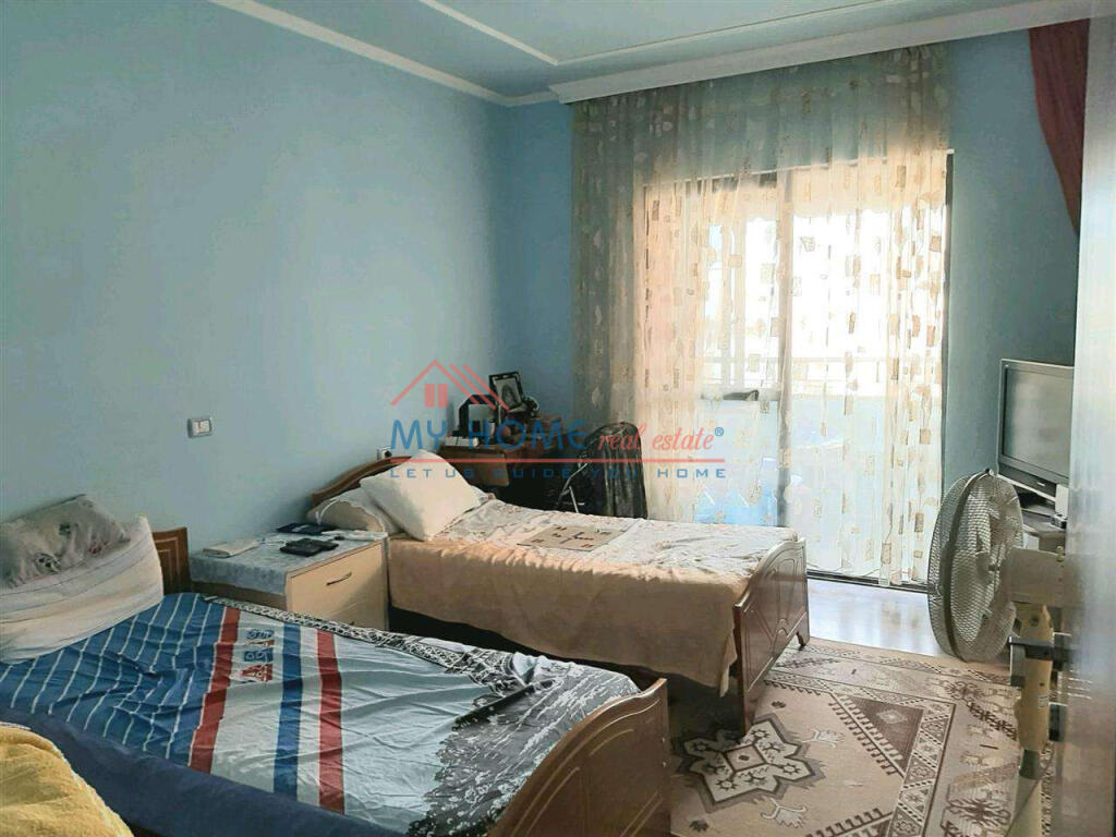 Apartament 2+1 me qera tek Komuna Parisit