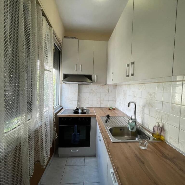 ✨ Apartament 3+1+2 me Qira – Zona Garda, Tiranë ✨