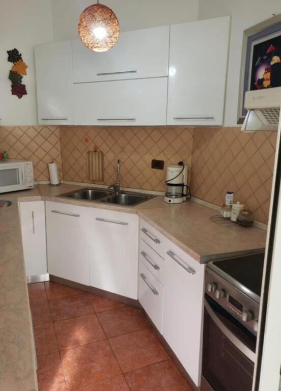 Apartament 2+1 me qira tek Komuna e Parisit