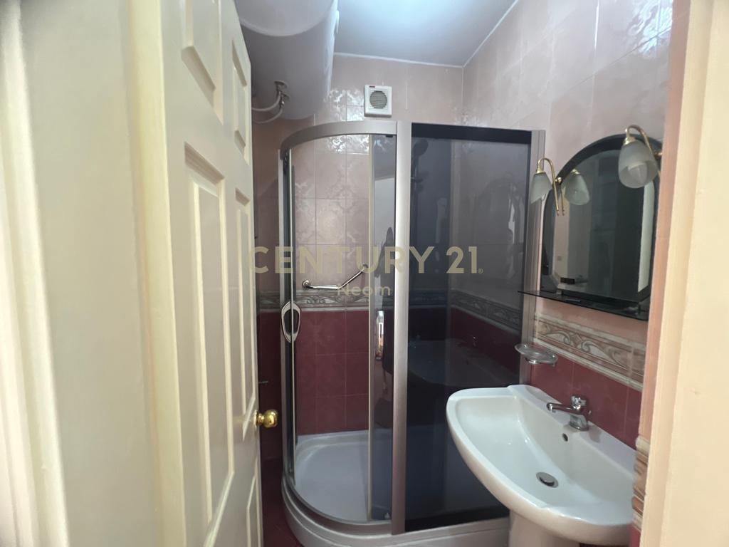 RRUGA E KOSOVARËVE, APARTAMENT 2+1+2 PËR QIRA! - 700 € /Muaj
