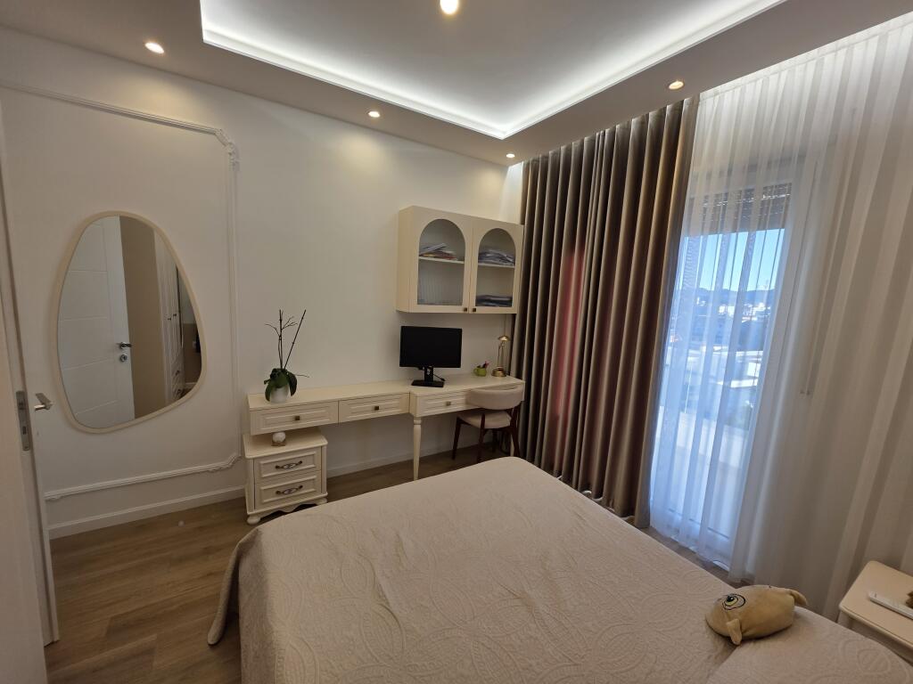 🏢Nella zona di Porcelani, Complesso Erli, è in affitto un appartamento 1+1, arredato, 750 Euro