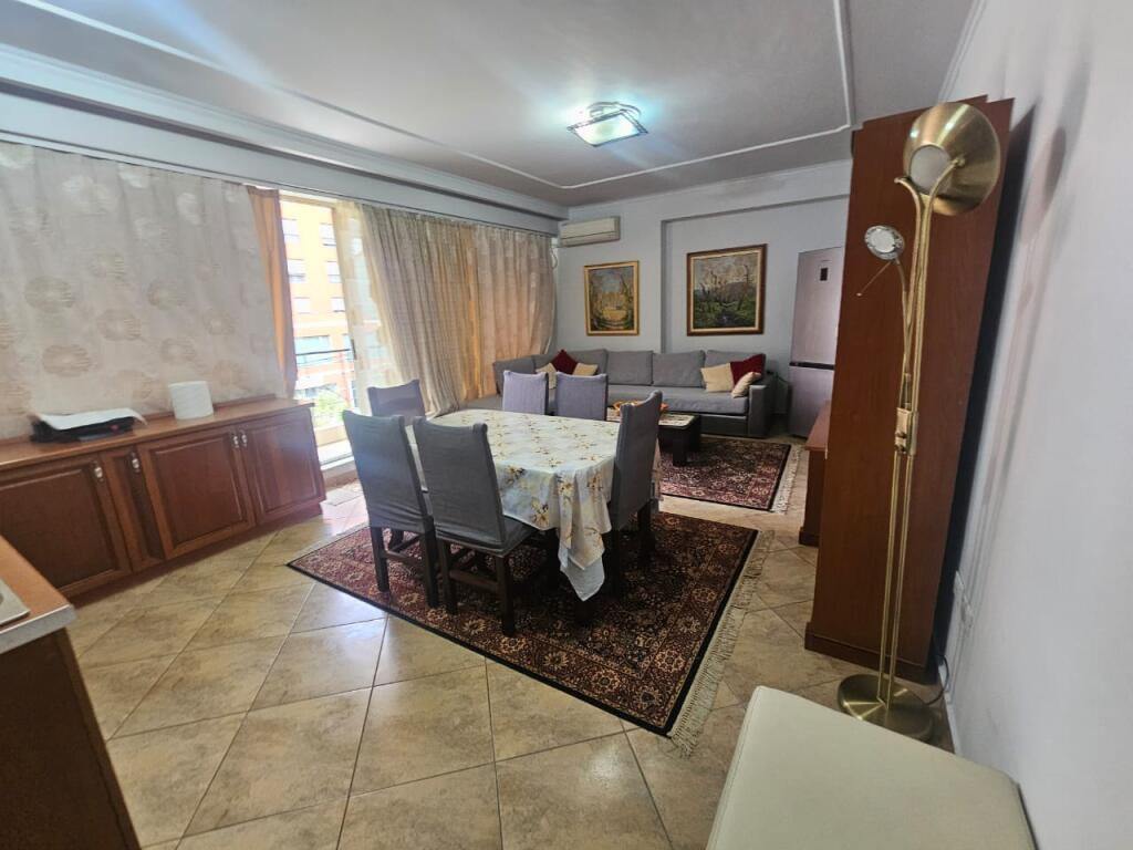🏡 Apartament 2+1 me qira – Kompleksi Delijorgji (pallati i bardhë, pranë Poligonit Rogat)