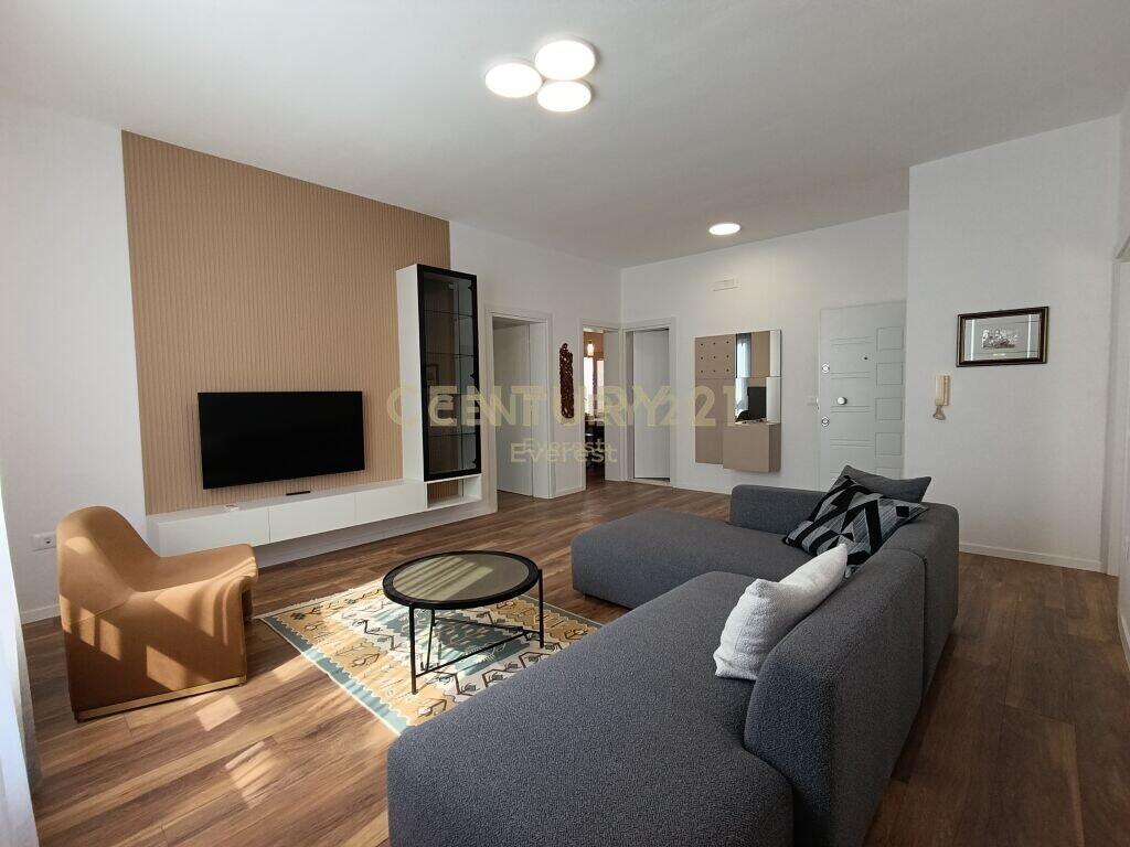 SELVIA, JAPIM ME QIRA APARTAMENT 2+1
