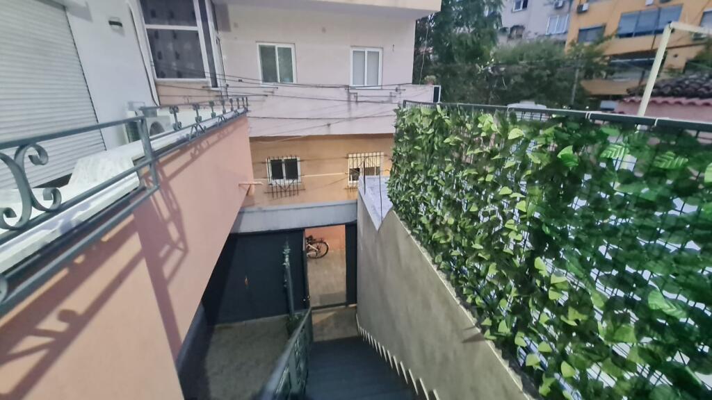 For rent 2+1, 2nd floor in a private villa, near police station 3, Mine Peza street.
