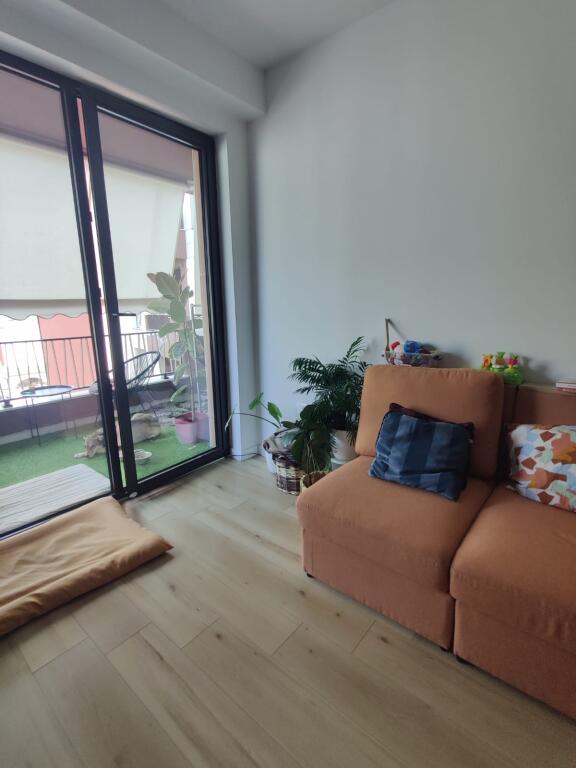 Jepet Me Qera Apartament 1+1+1 Ballkon