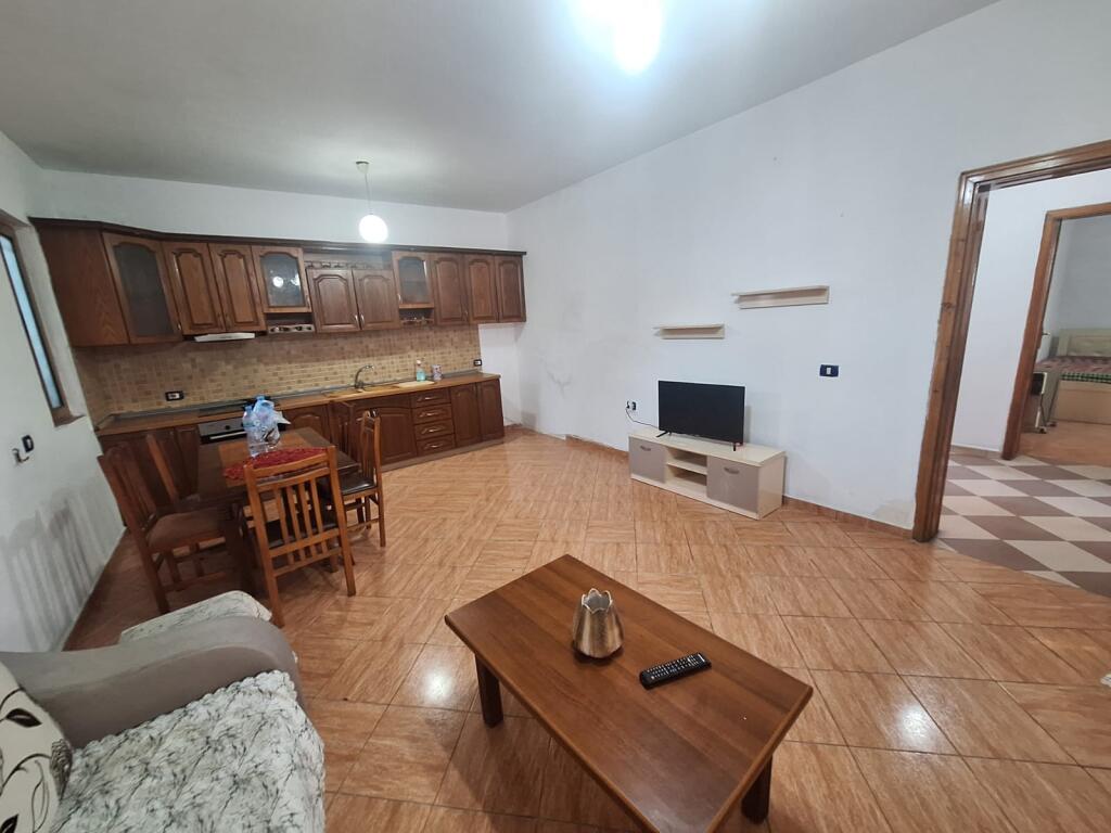 Apartament me qira 1+1 ne Kombinat