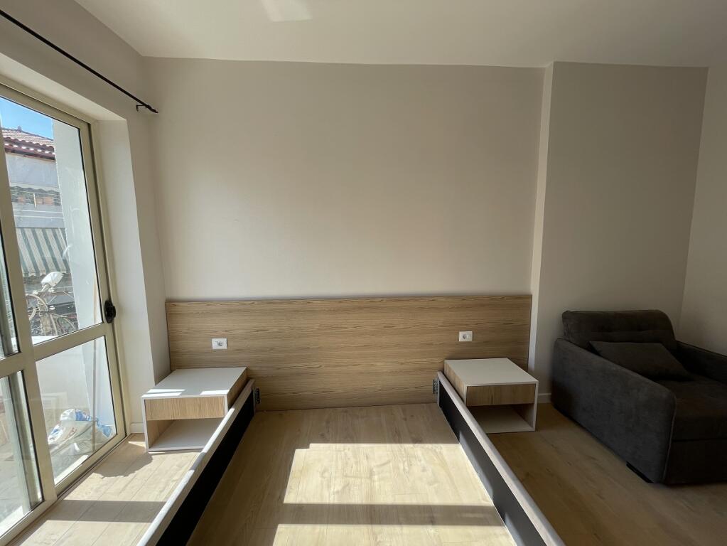 Jepet me QIRA apartament 1+1 tek Rruga e Durrësit (Ish Ambasada Jugosllave)
