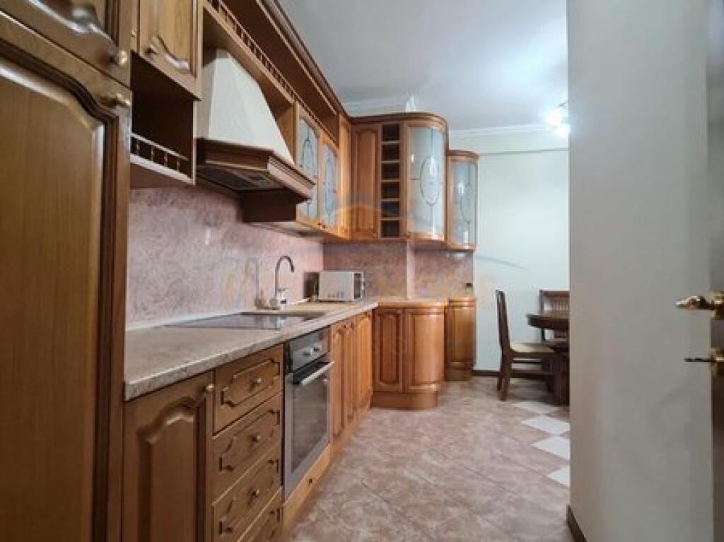 Shitet, Apartament 3+1+2+Depo, Bulevardi Zog I, Tirane