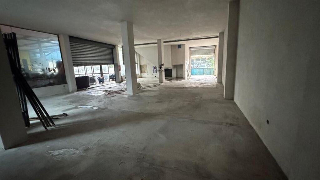 MAGAZZINI IN AFFITTO 180M2 CAMPO DI AVIAZIONE 1.200 EURO