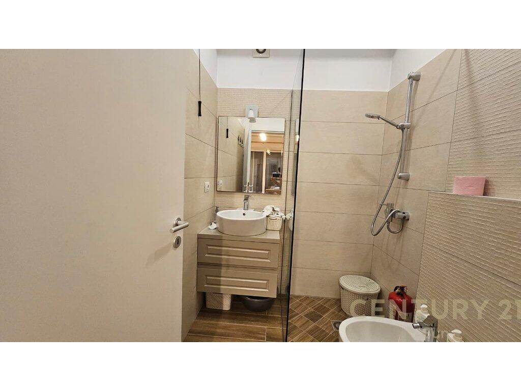 APARTAMENT 2+1+2 ME QIRA NE LIQENIN E THATE
