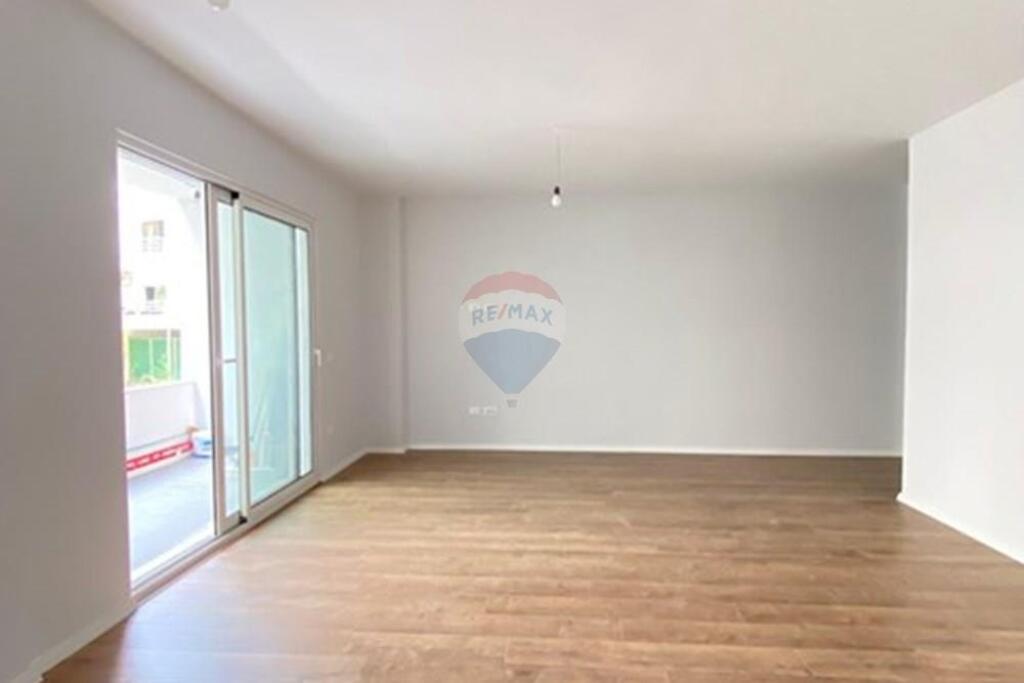 IN VENDITA, APPARTAMENTO 2+1+2, FRESKU, TIRANA