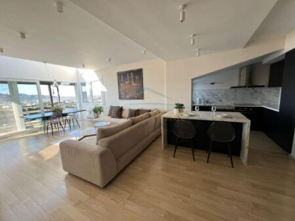 In vendita, appartamento 2+1+2, a Long Hill Residence, Tirana