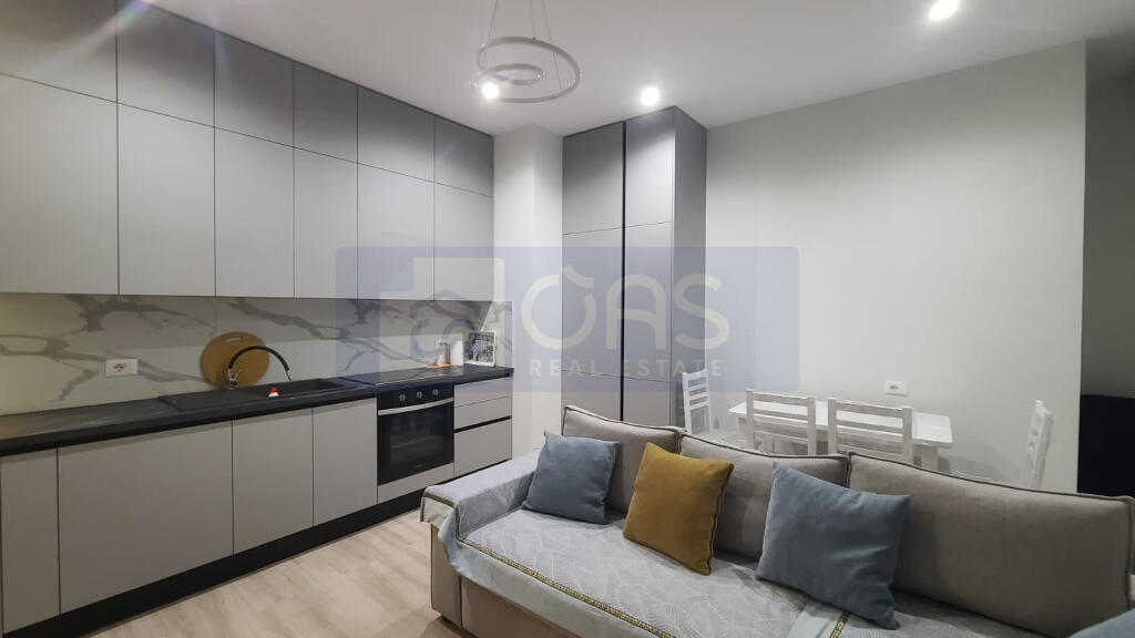 Jepet apartament me qera 1+1+Parkim tek rruga Riza Cerova ( rruga e Dibres)
