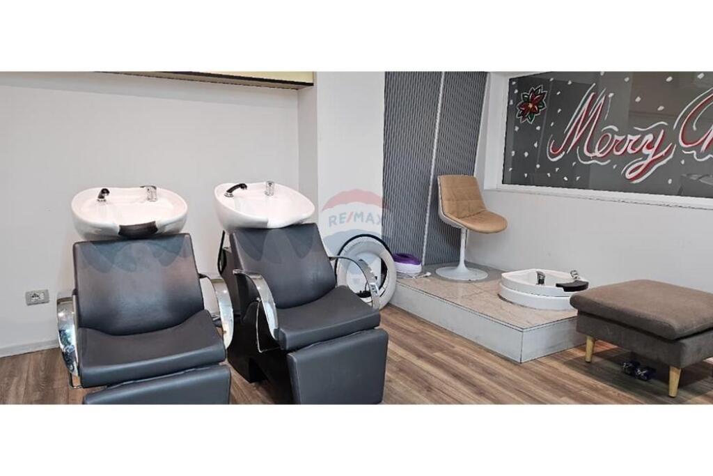 Commercial space for rent in Myslym Shyri!..