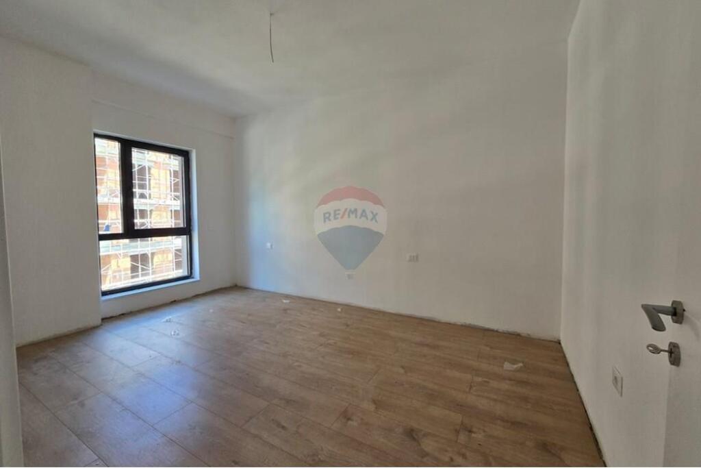 Apartament - Për Shitje - Liqeni I Thatë, Tiranë