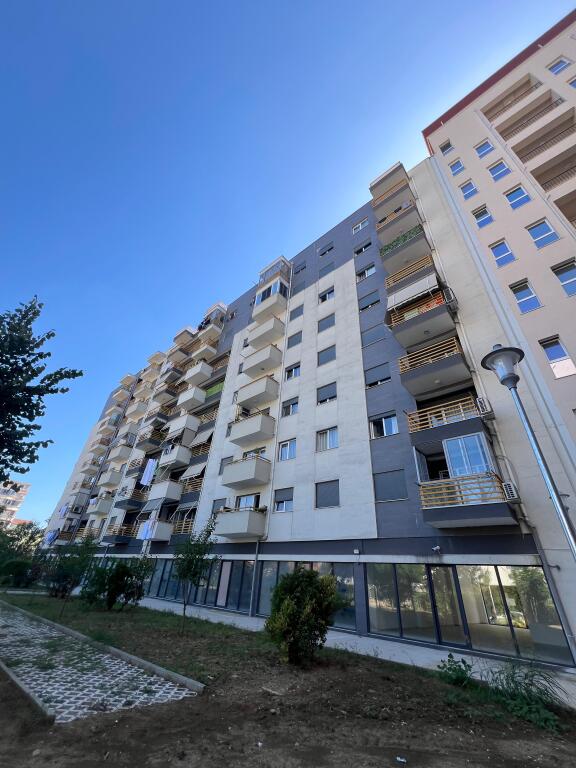 Apartament 2+1+2 per shitje Laprake