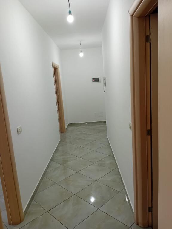 Jepet me qira 2+1+2 BOSH ASTIR TE OZONE 400 mije leke