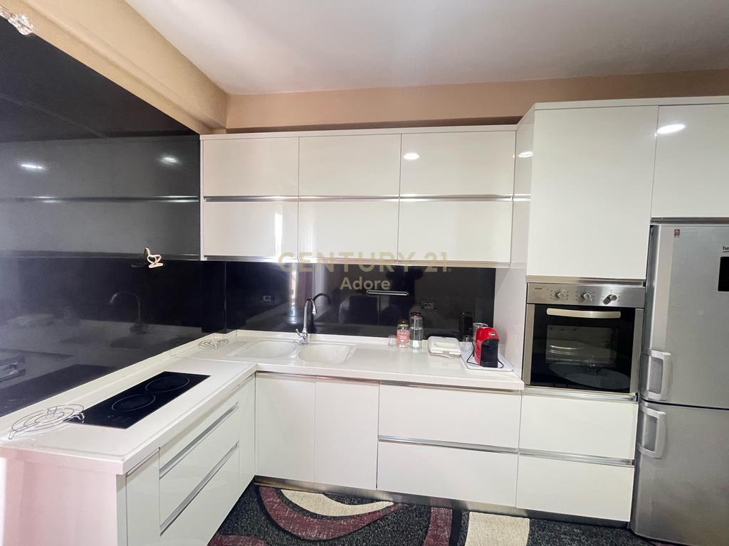SHITET  APARTAMENT 2+1 TEK KODRA E PRIFTIT