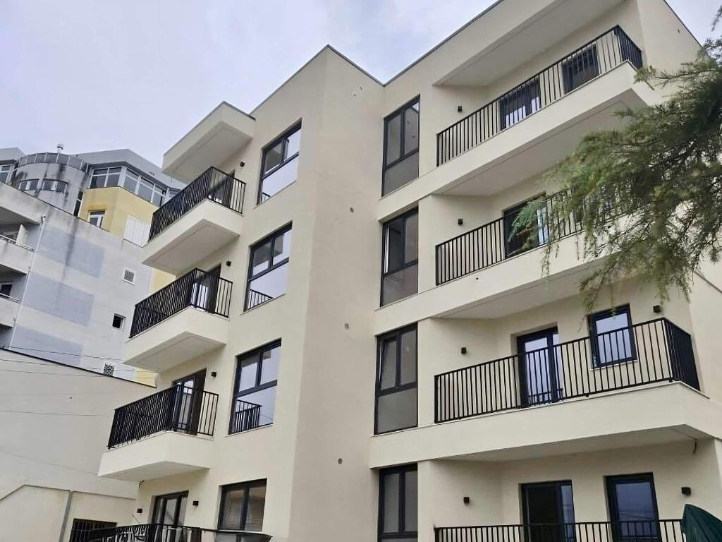 Appartamento Stile Bilocale con Balcone in Vendita a Tirana (S6)