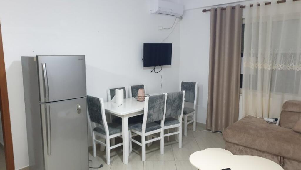 AFFITTASI 2+1+1 FRESKU  45.000 LEKE