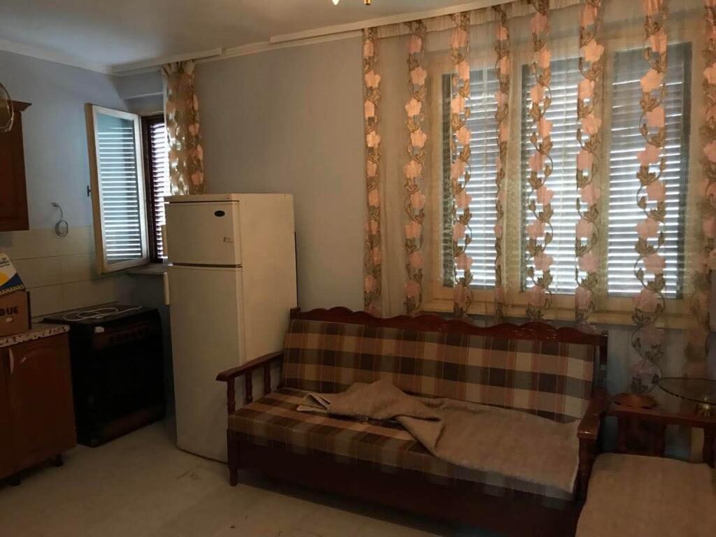 🏡 Appartamento 2+1 in affitto – Piazza “Willson”, vicino alla Biblioteca Universitaria