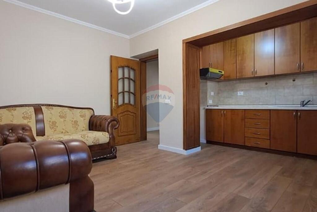 SHITET, APARTAMENT 2+1, PORCELAN, TIRANE !