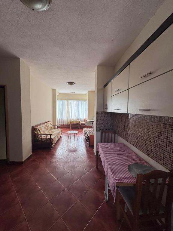House 2+1 (Duplex) for rent, 4- Deshmoret street, 2 minutes from Partizani high school, 400 thousand leke  