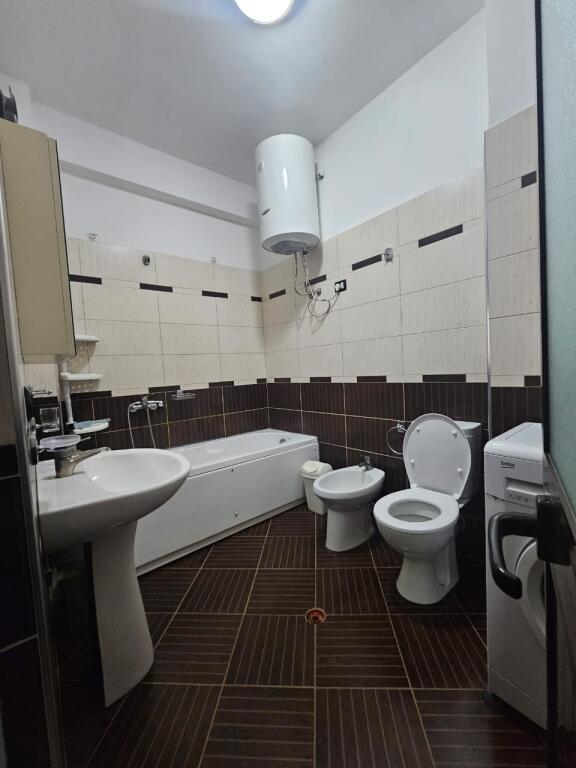 📍 Apartment 2+1 between Yzberishti and Astiri (Near Nela pastry shop 6)