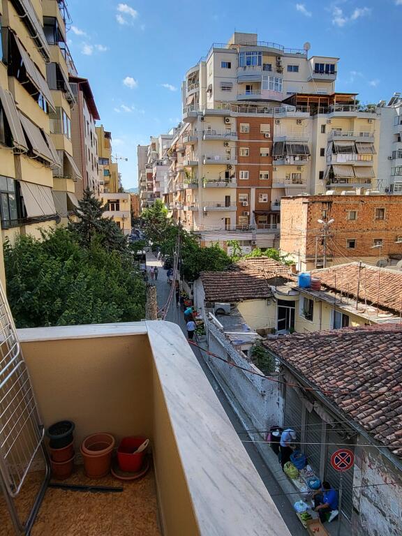 2+1, arredato, ingresso privato, myslym shyri, prezzo 650 euro
