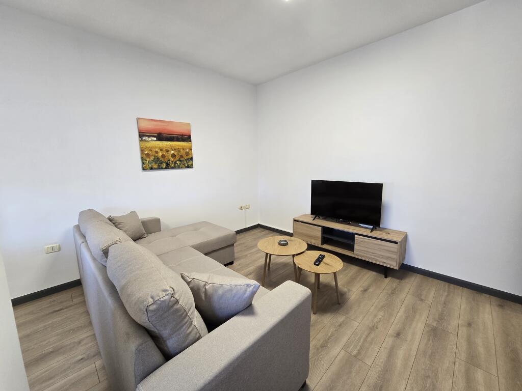 Vendesi in vendita 2+1 - Comune di Parigi, vicino a Kristal Center! Nuova costruzione con ascensore 82 m² superficie lorda (76 m² netta) Orientamento est Vendesi arredato Documentazione regolare 185.000 Euro