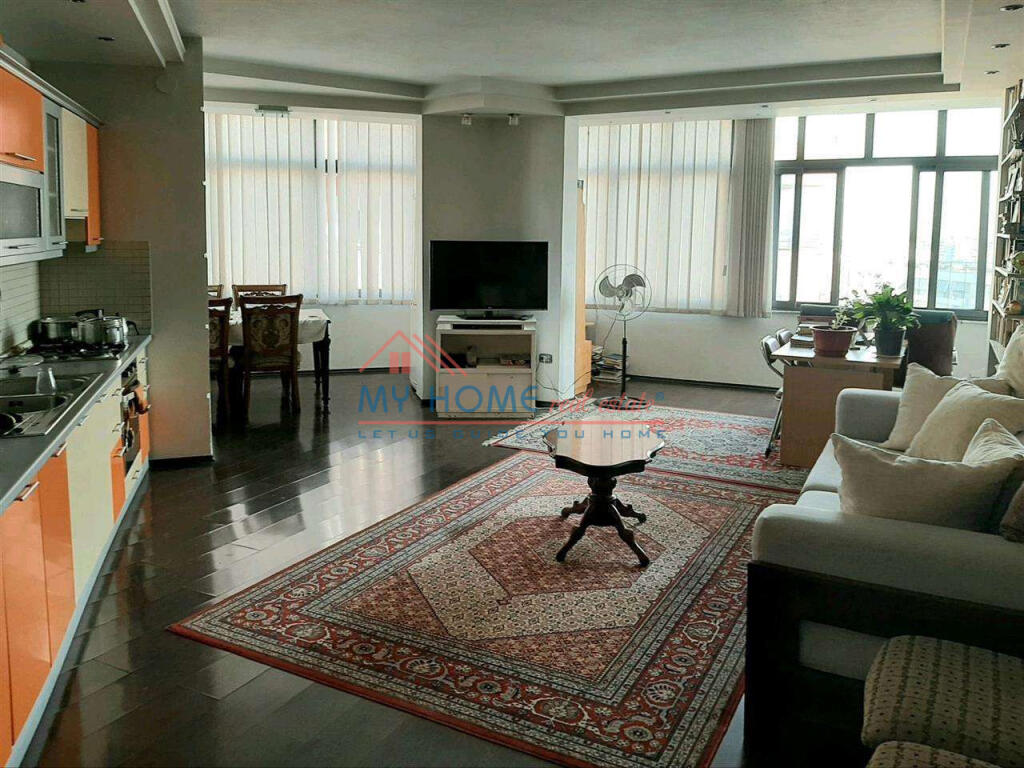 Apartament 2+1 me qera tek Komuna Parisit
