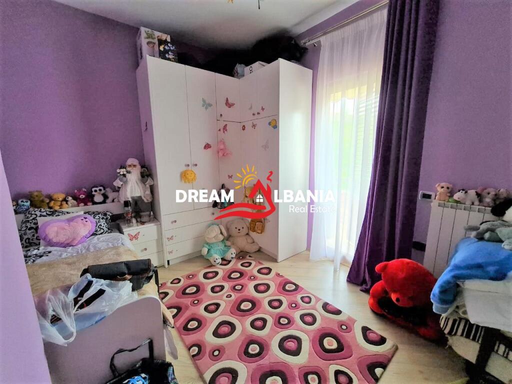 Vile 2 kateshe me oborr dhe garazh nentoke ne shitje ne fshatin Peze e vogel ne Tirane (ID 4151096)