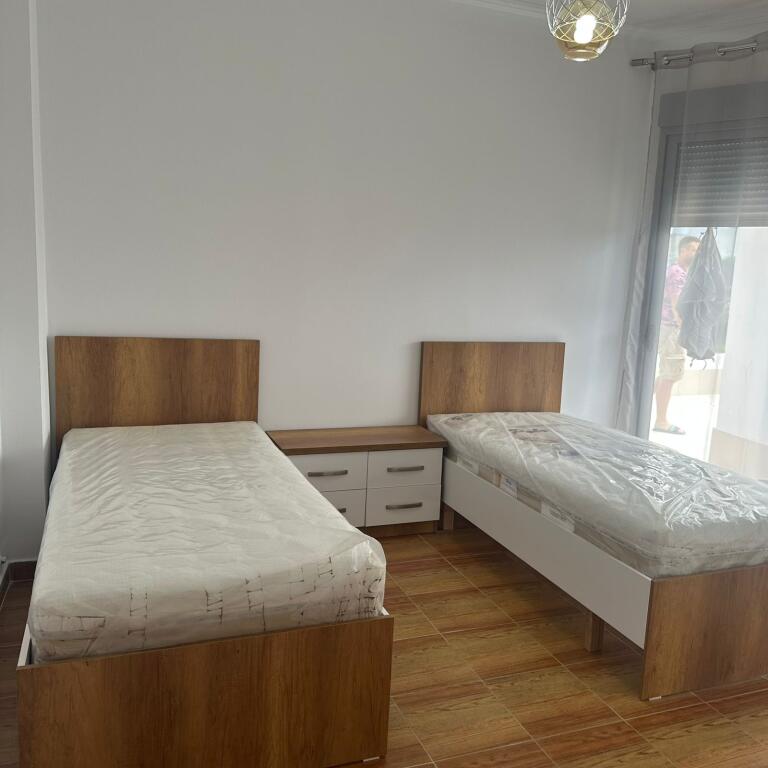 Apartament 3+1 me qira – Mbi Brryl, përballë Maternitetit të Ri