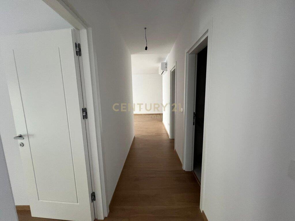 Ambient Per Zyra Me Qira Te Garden Side Residence Prane Air Albania 1,000 € /Muaj