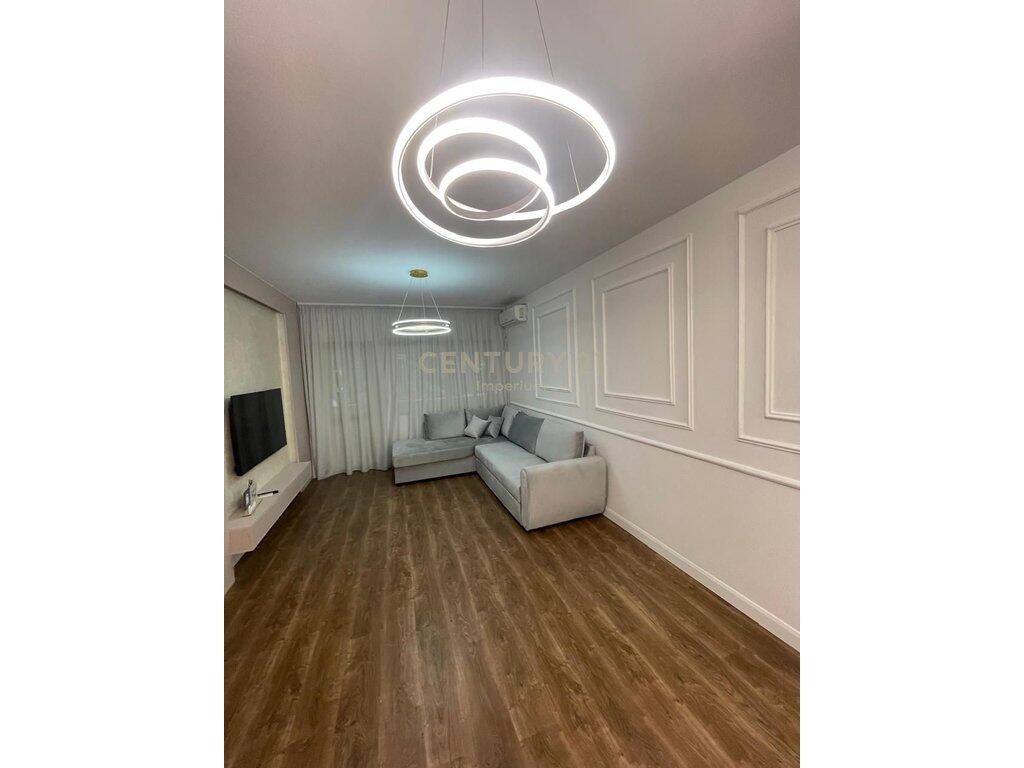 Shitet Apartament 1+1, 62 m², Yzberisht, pranë Grand Gallery 105,000 €