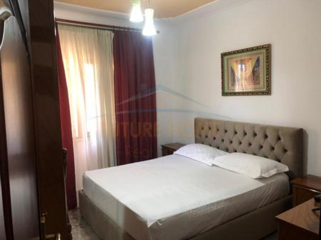 Qera, Apartament 2+1, Bulevardi Zogu i Pare, Tirane.