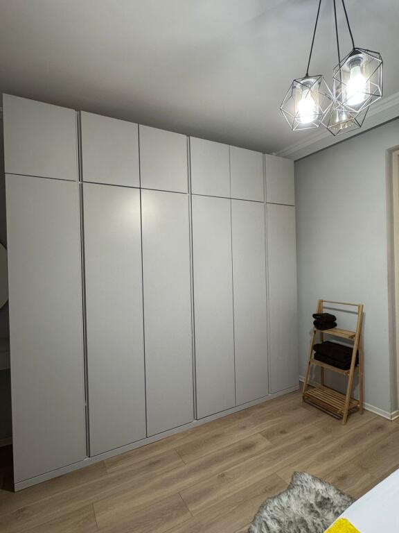 Apartament me qira 1+1 në Bllok!