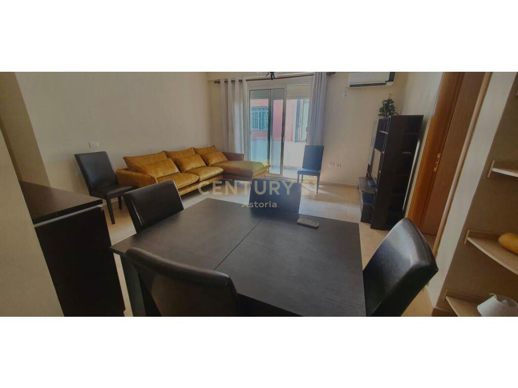 JEPET ME QIRA 1+1 APARTAMENT TE KOPSHTI BOTANIK, KODRA DIELLIT