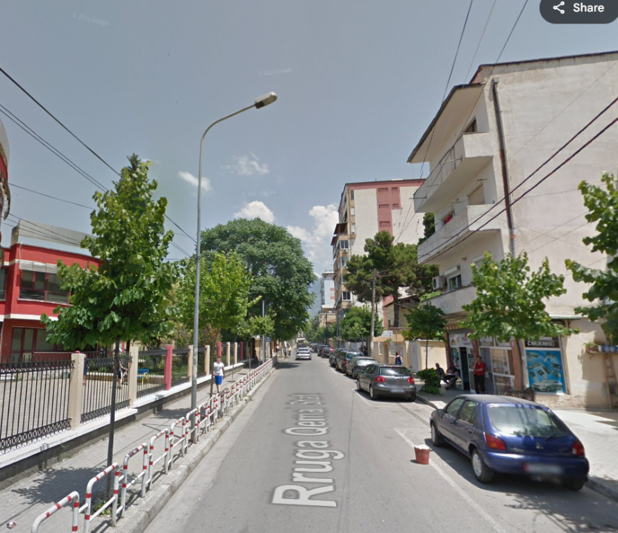 Tirane, affittasi appartamento 2+1+Posto Auto Scuola Rossa