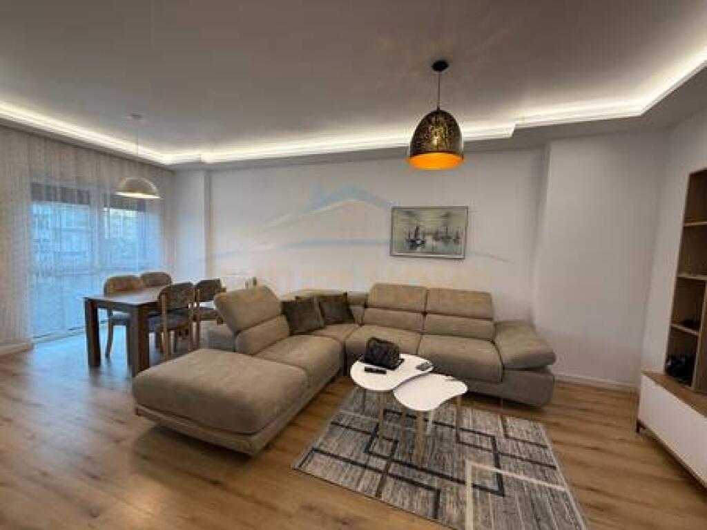 Qera, Apartament 2+1+Post Parkimi, Shkolla e Kuqe, Tirane